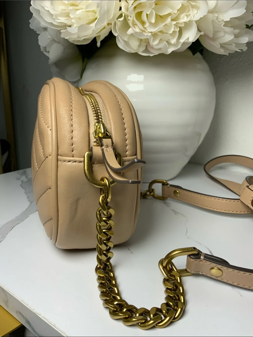 Tory Burch Quilted Camera Crossbody in Light Beige with Gold Hardware